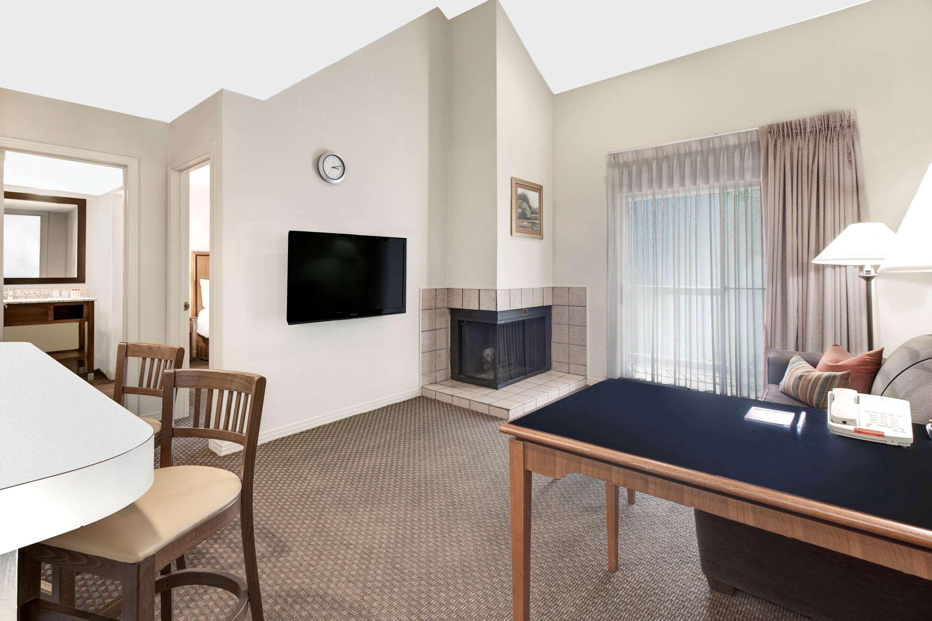 Value Suites Extended Stay - Arlington Luaran gambar